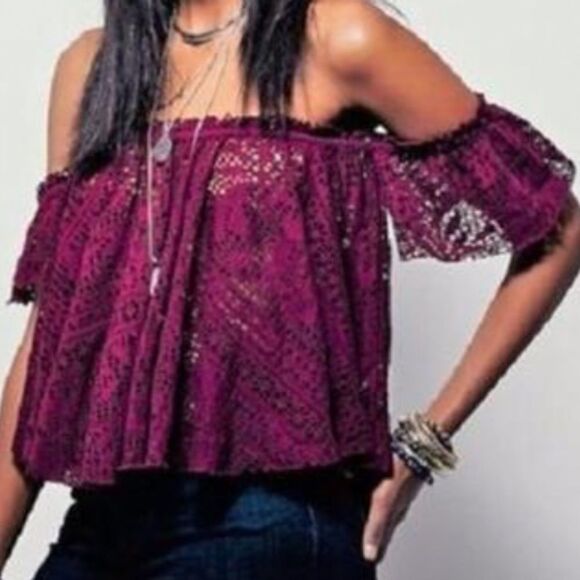 FREE PEOPLE | FP Beach Eyelet Off the Shoulder Top Size XS Purple Crop Shirt - Picture 1 of 3